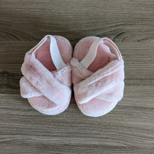 Baby girl fuzzi slippers